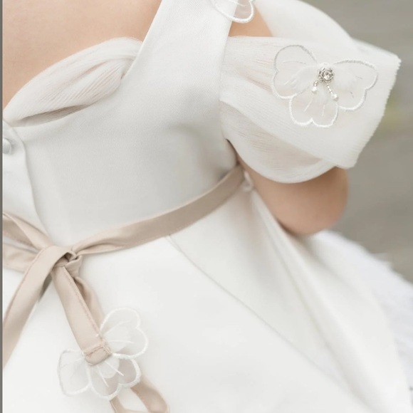 Petite Maison 2T Constanza White Dress with Champagne Bow - Picture 8 of 9